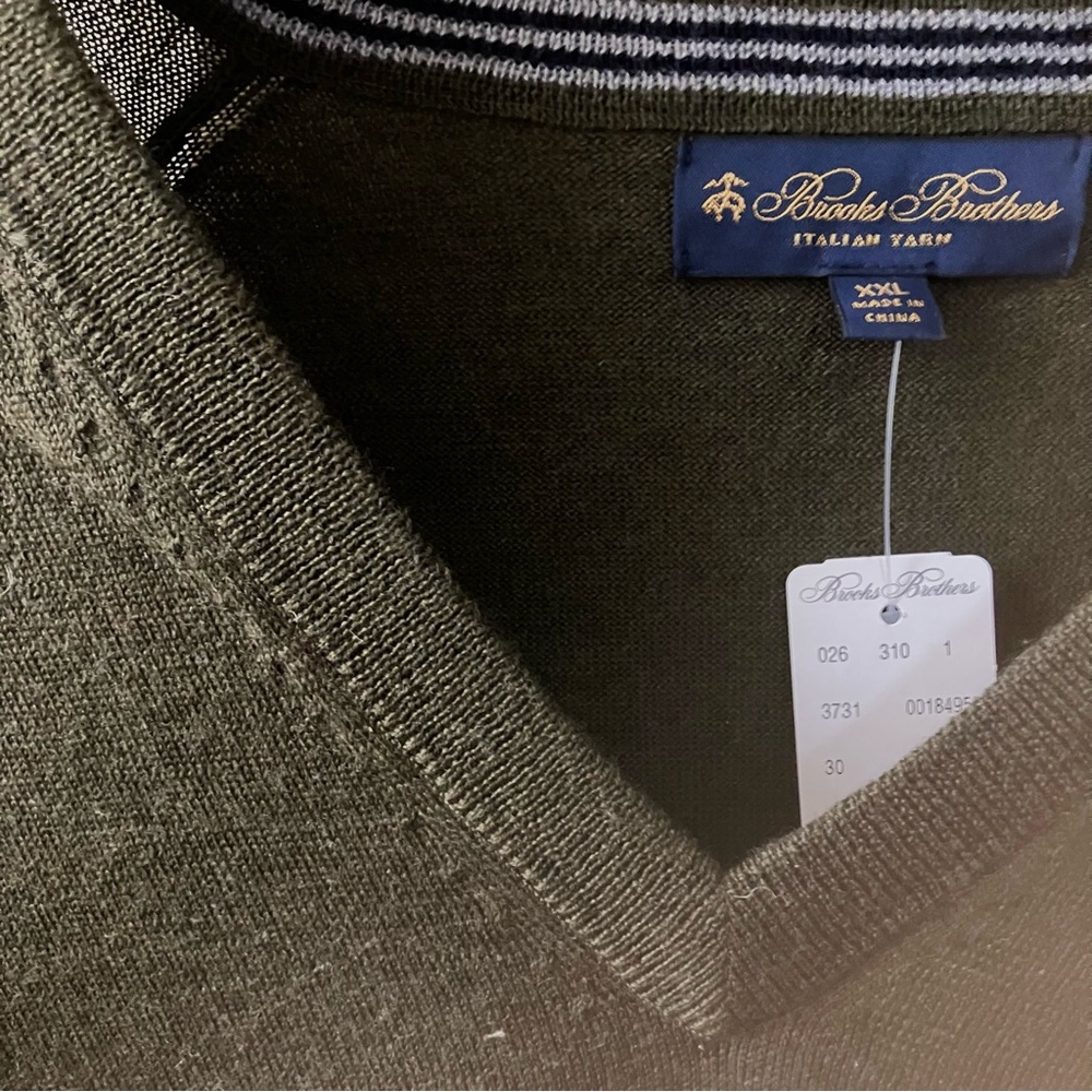 NWT Brooks Brothers Merino Wool V-Neck Sweater in Olive Heather